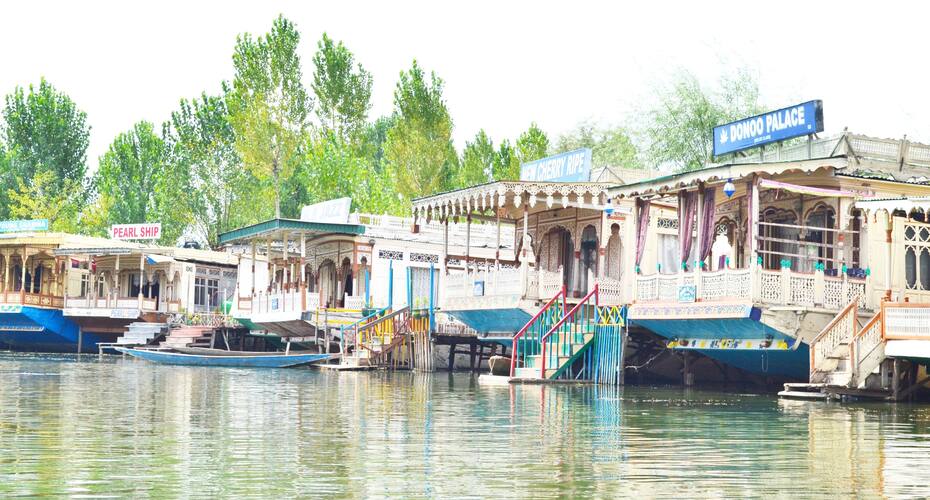 New Cherry Ripe Houseboat, Srinagar 1